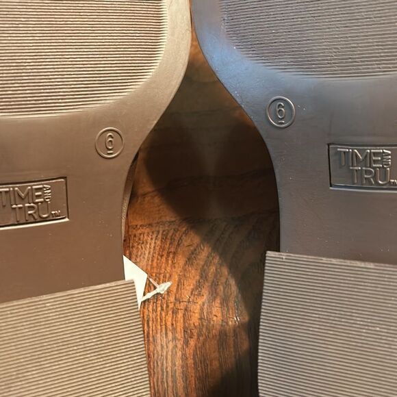Time and Tru Brown Slip on Mule.NWT - Picture 8 of 10